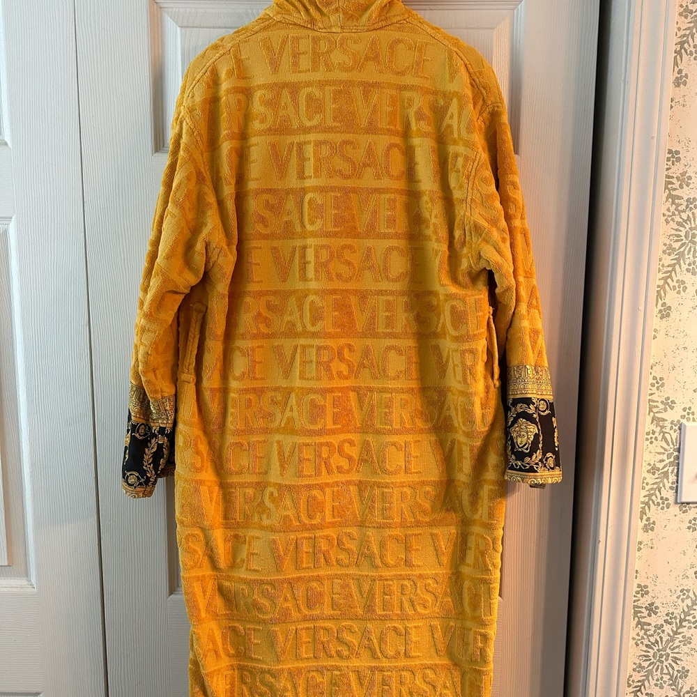 🔥Versace Gold Baroque Robe🔥 - Picture 11 of 11